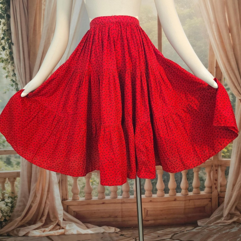 Vintage 1950s Skirt Circle Skirt Red Calico Floral Ruffled Tiered‎ Cottony